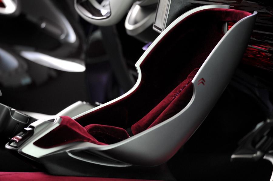 Детали интерьера Citroen REVOLTe Concept 2009 года  (фото 43 из 84)